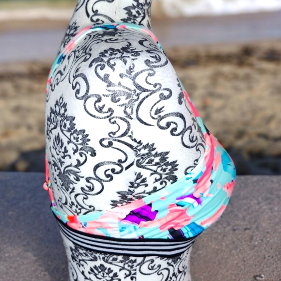 LIV SWIM Mesh Tropical Bikini Top- Small - Picture 2 of 4